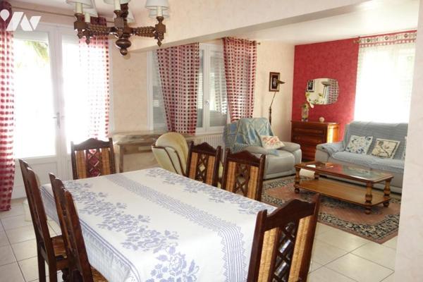 Exclusivité : maison de plain pied, 3 chambres en centre bourg