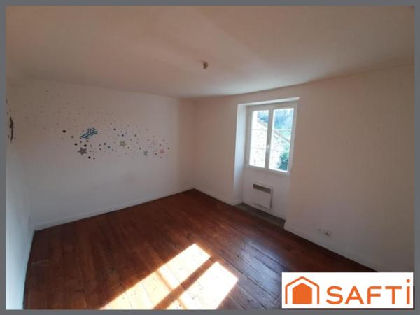 Maison composée de 2 logements, 7 pièces, 5 chambres