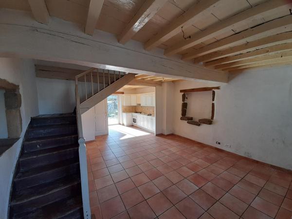 Maison composée de 2 logements, 7 pièces, 5 chambres