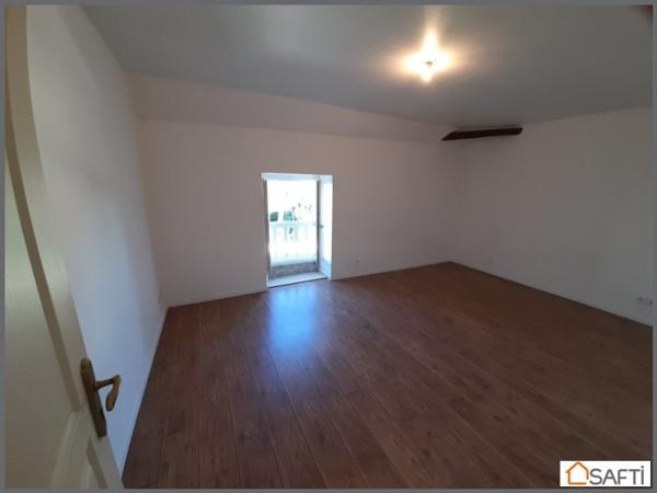 Maison composée de 2 logements, 7 pièces, 5 chambres