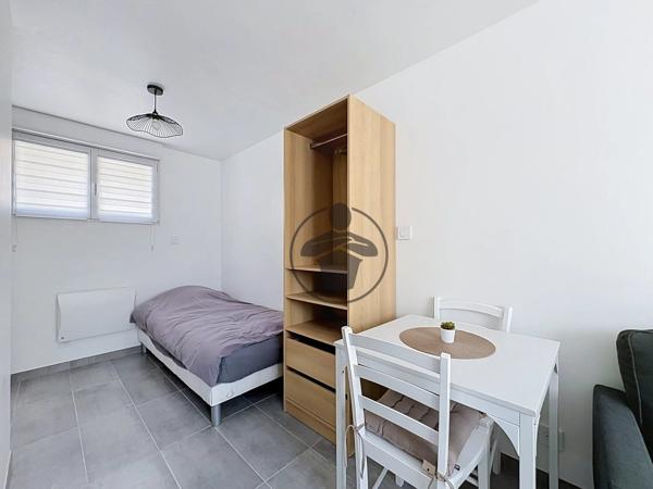 Location                                                      Appartement
                        
                     1 pièces                      15 m2                     à Saint-Quentin