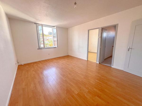CIBOURE CENTRE-VILLE ? APPARTEMENT T3