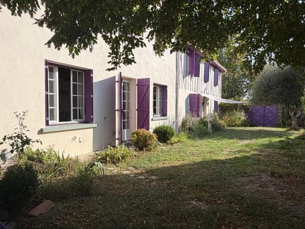 PLAISANCE (32) centre, élegante MAISON DE MAITRE XVIIIs, sans travaux, 190m2 sur 800m2 de jardin clos et paysagé, belle dépendance, chauffage central , 4chambres dont 1 au rez-de-chaussée, salon 44m2