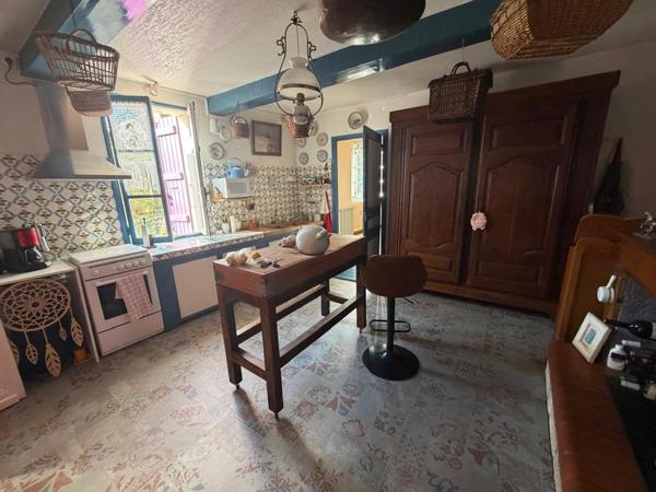 PLAISANCE (32) centre, élegante MAISON DE MAITRE XVIIIs, sans travaux, 190m2 sur 800m2 de jardin clos et paysagé, belle dépendance, chauffage central , 4chambres dont 1 au rez-de-chaussée, salon 44m2