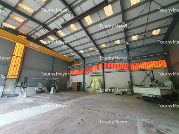 BATIMENT INDUSTRIEL AVEC GRAND TERRAIN - A LOUER
