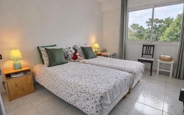 Appartement à vendre    3 pièces • 78,50 m2 Marseille 8