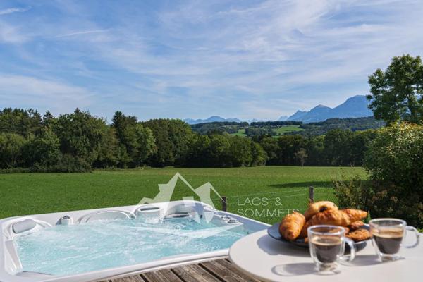 Villa avec dépendance Cuvat : 5 chambres, piscine et vue montagne à 3 min de l’A41