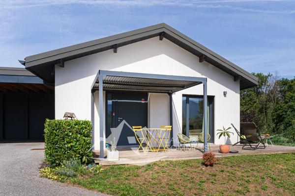 Villa avec dépendance Cuvat : 5 chambres, piscine et vue montagne à 3 min de l’A41