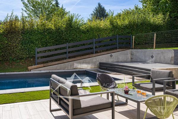 Villa avec dépendance Cuvat : 5 chambres, piscine et vue montagne à 3 min de l’A41