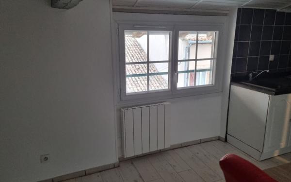 Appartement à louer    2 pièces •  Beaumont-de-Lomagne