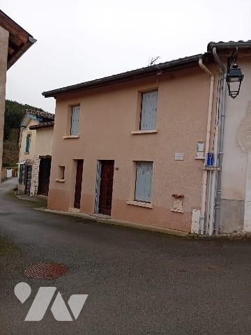Une maison de bourg avec petite cour attenante et terrain non attenant sur LEIGNEUX