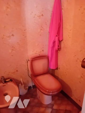 Une maison de bourg avec petite cour attenante et terrain non attenant sur LEIGNEUX