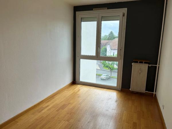 Appartement à louer 4 pièces 81.17m²