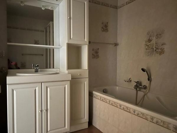 Appartement à louer 4 pièces 81.17m²