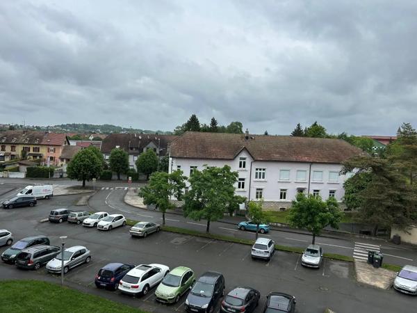 Appartement à louer 4 pièces 81.17m²