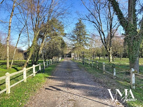 Domaine d’exception de 35 hectares avec étang – Propriété de caractère de 500 m² – Dombes La Dombes comme vous l'avez toujours rêvée… Détails des diagnostics énergétiques