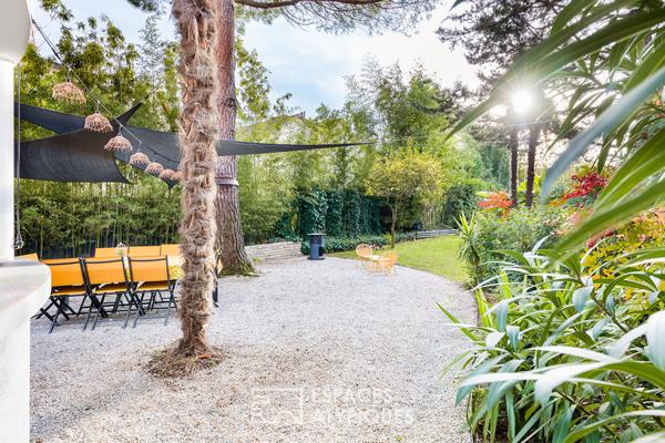 Maison des années 30 avec piscine et garage