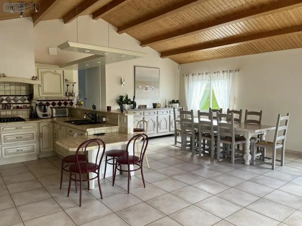 Achat - Maison Triaize 85580 5 pièces 131 m 2 4690 m 2