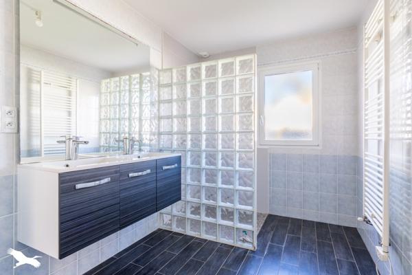 Maison à vendre |                                       Bellevigny |                                        7 pièces  |  155 m²