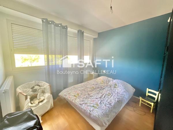 Maison avec 4 chambres, jardin, piscine et garage