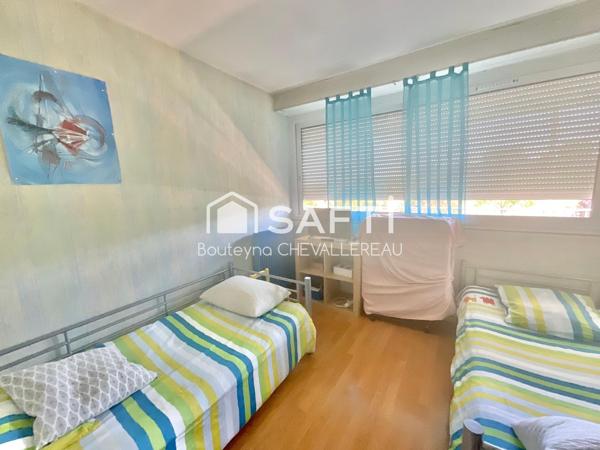 Maison avec 4 chambres, jardin, piscine et garage