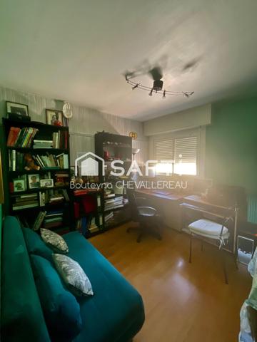 Maison avec 4 chambres, jardin, piscine et garage
