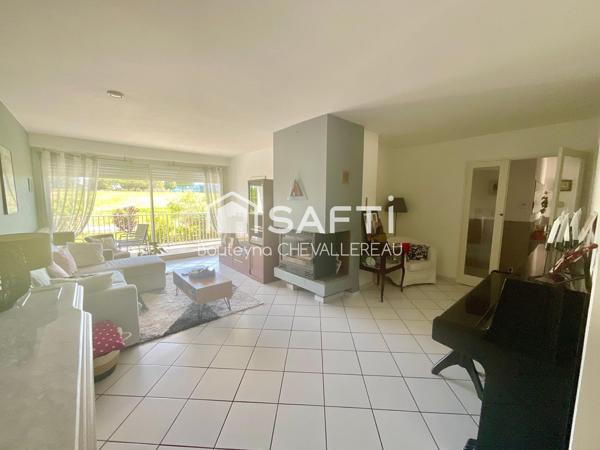 Maison avec 4 chambres, jardin, piscine et garage
