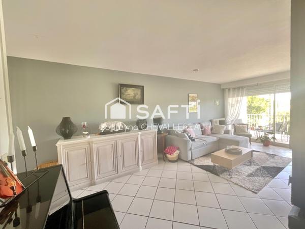 Maison avec 4 chambres, jardin, piscine et garage