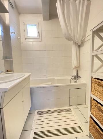 Versailles (78000) APPARTEMENT de 75m2 avec VUE sur la FORET et ACCES DIRECT - AU CALME - PROCHE TOUTES COMMODITES - BELLE PIECE