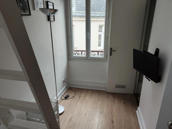 Dpt Paris (75), à vendre PARIS 10EME ARRONDISSEMENT STUDIO DE CHARME DPE en E