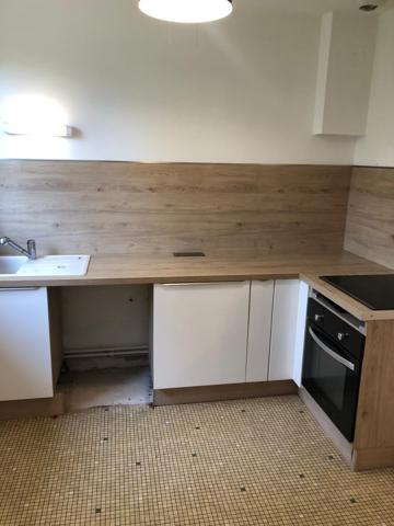 AMBERIEU EN BUGEY - Appartement T4 de 80 m² au 1er étage (sans ascenseur) avec buanderie, loggia et garage Ambérieu-en-Bugey (01500)