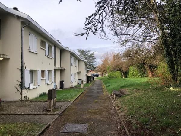 AMBERIEU EN BUGEY - Appartement T4 de 80 m² au 1er étage (sans ascenseur) avec buanderie, loggia et garage Ambérieu-en-Bugey (01500)