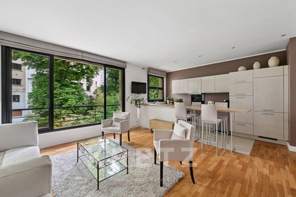 Duplex dernier étage au calme