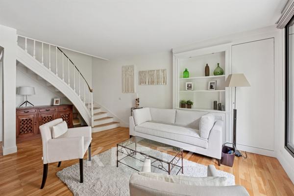 Duplex dernier étage au calme