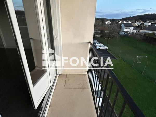 Location Studio 24.6 m² - 29 RUE DE LA PAPETERIE Ballancourt Sur Essonne 91610