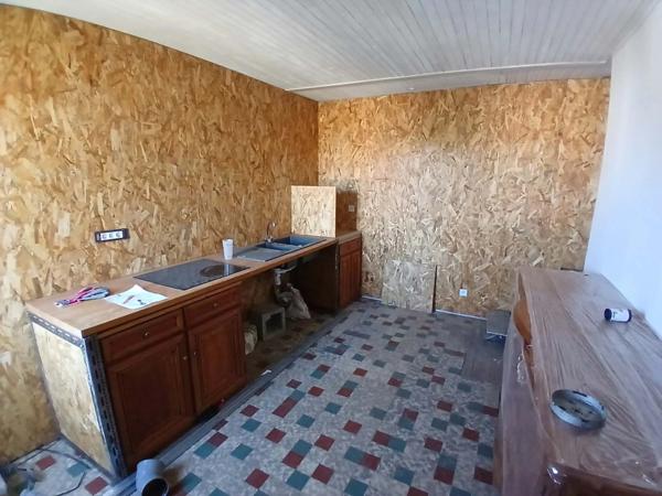 Maison de charme avec dépendances sur 1 391 m² de terrain – Paslière