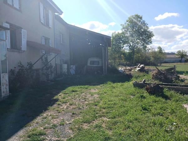 Maison de charme avec dépendances sur 1 391 m² de terrain – Paslière