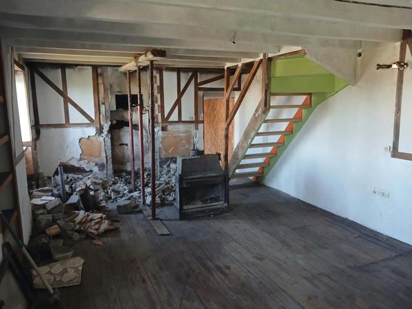 Maison de charme avec dépendances sur 1 391 m² de terrain – Paslière