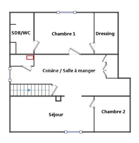 A proximité de toutes les commodités, retrouvez cet appartement 3 pièces d'une superficie totale de 83 m² au sol (67 m² carrez), comprenant : entrée, séjour, cuisine aménagée, 2 chambres, salle d'eau et wc. Parking. 
A visiter sans tarder !