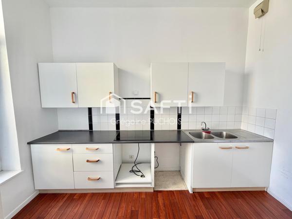 Appartement de caractère (F4) face aux Remparts