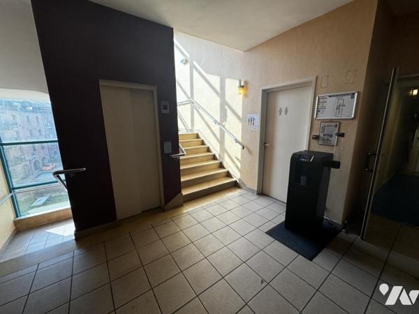 CAMBRAI CENTRE VILLE - IMMEUBLE A USAGE DE BUREAUX