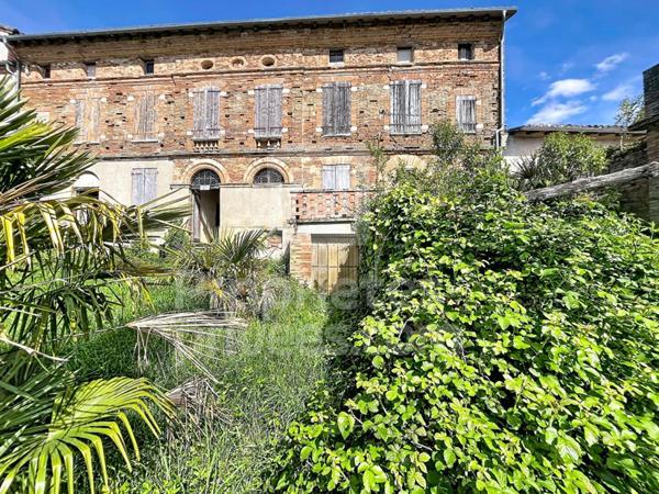 BOULOC - IMMEUBLE  15 pièce(s) 548 m2