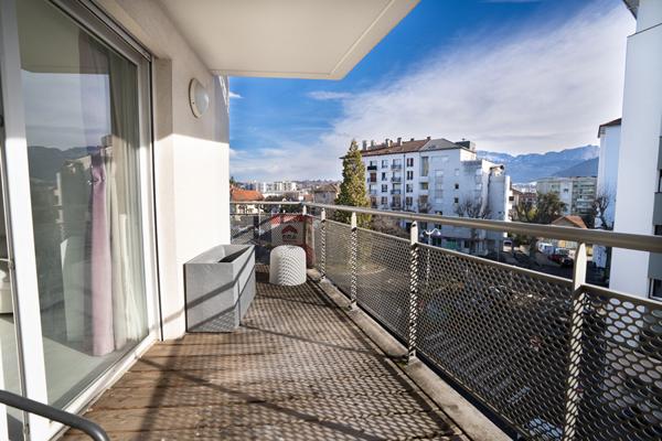 A VENDRE en EXCLUSIVITE à ANNECY - Appartement T3 64 m² - Cave - Parking de copropriété - Garage possible en supplément