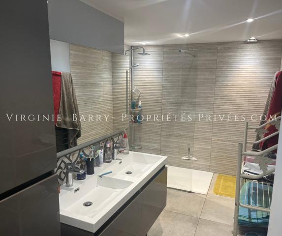 MAISON 3 CHAMBRES + STUDIO SUR TERRAIN AVEC PISCINE CHAUFFÉE