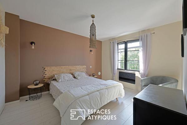 Bastide contemporaine avec piscine et vue