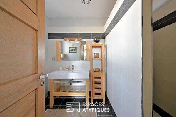 Bastide contemporaine avec piscine et vue