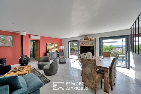 Bastide contemporaine avec piscine et vue
