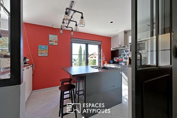 Bastide contemporaine avec piscine et vue