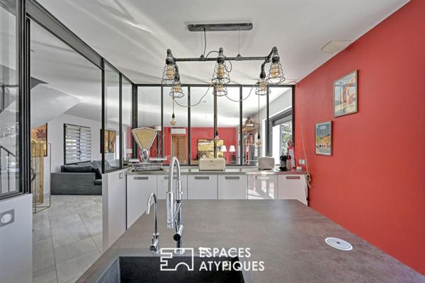 Bastide contemporaine avec piscine et vue