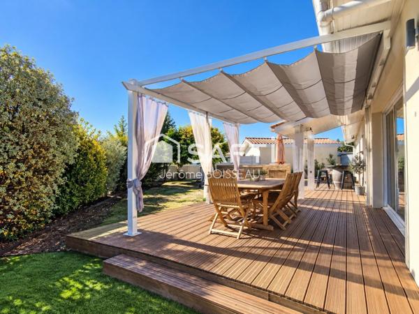 Maison familiale de plain-pied – 130 m² – 4 chambres – Terrain 705 m² – Garage indépendant